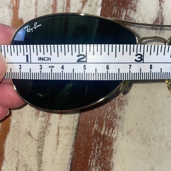 Ray Ban gold frame sunglasses with case - Picture 8 of 8